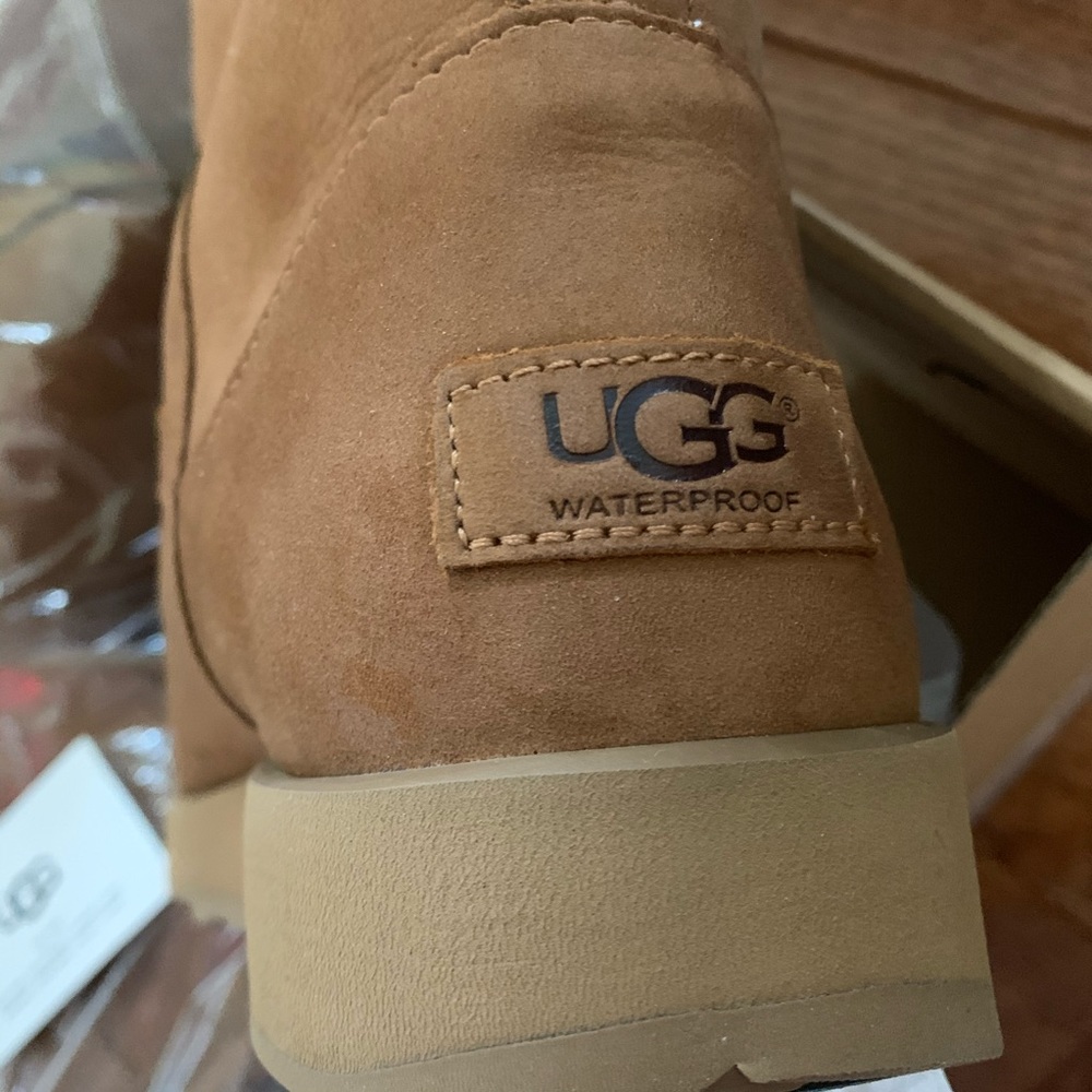 UGG Classic Short Waterproof Arctic Grip Boot - Picture 6 of 9